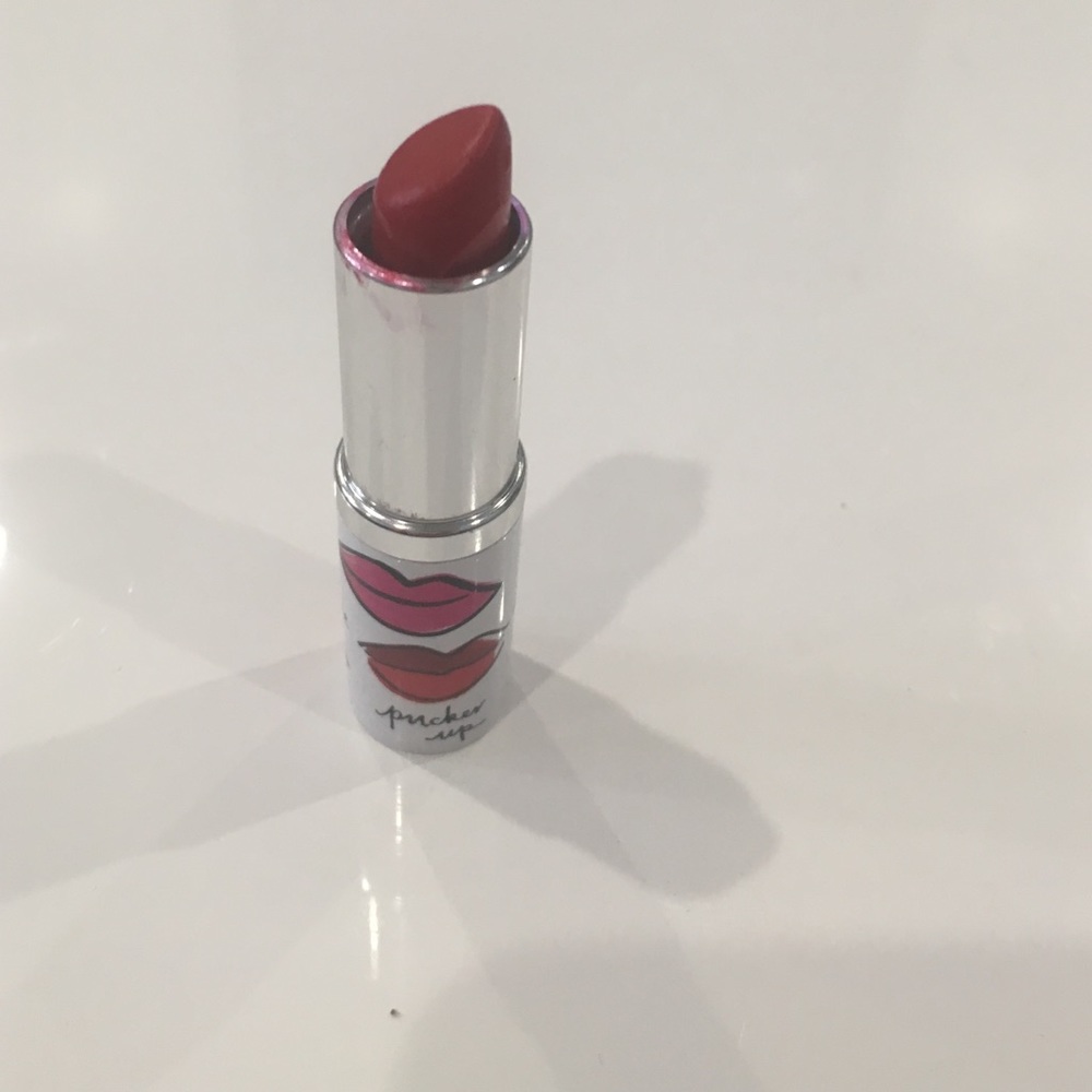 Clinique matte crimson lipstick
